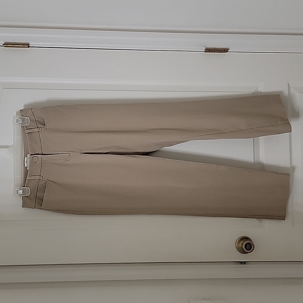 Talbots Size 4 Curvy Tan / Khaki Pants, Straight Leg, Excellent Used Condition